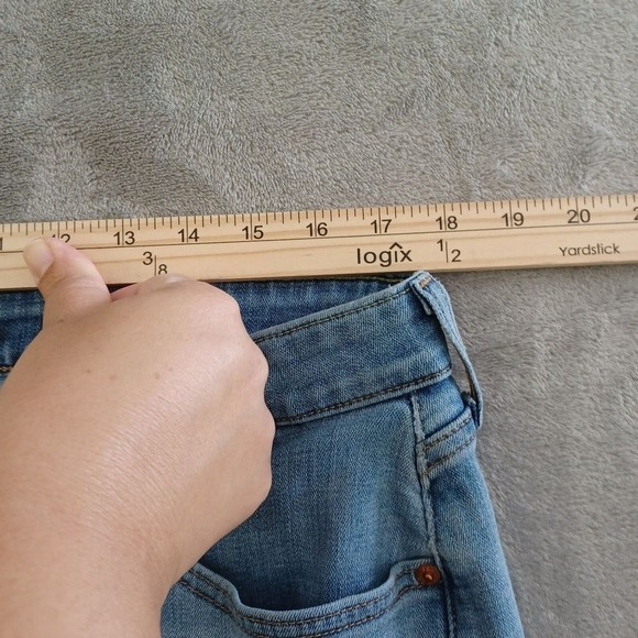 Levis‎ Boyfriend Jeans 18W Light Wash Busted Knee Straight Leg Classic Casual - Picture 7 of 8